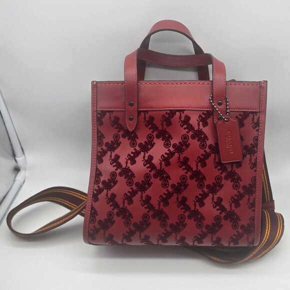 Coach Field Tote 22 with Horse and Carriage CD750 1941 Red - Picture 2 of 9